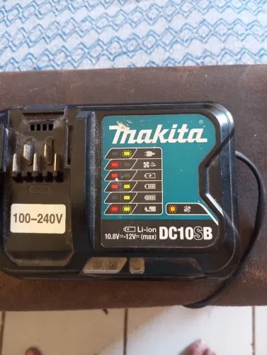 Carregador de bateria makita100-240 v Dc10SB