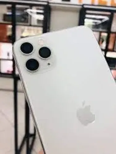 iPhone 11 Pro 256GB Prateado Seminovo 85% // impecável // retirada na Savassi