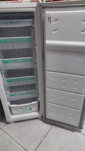 Freezer vertical Consul