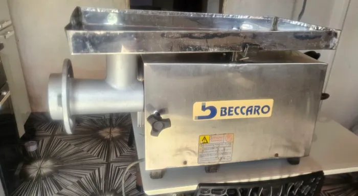 Picador de carne beccaro boca 22