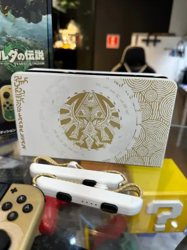 VENDO OU TROCO NINTENDO SWITCH ZELDA DESBLOQUEADO 128 SD+64GB INTERNO VERSÃO LIMITADA