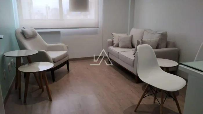 EXCELENTE SALA COMERCIAL NO EDIFÍCIO CENTRO PROFISSIONAL MONTPARNASSE, JUNTO A PRAÇA CENTR