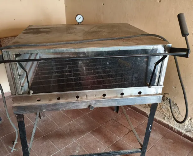 VENDE SE - FORNO A GÁS