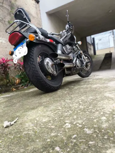 Moto Shadow 1100 cilindradas
