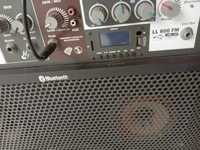 Caixa de som amplificada LL Ádio 600 W