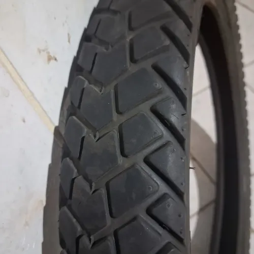 Vendo pneu dianteiro moto 90/90 aro 21 para FALCON, XT 660R, LANDER entre outros modelos