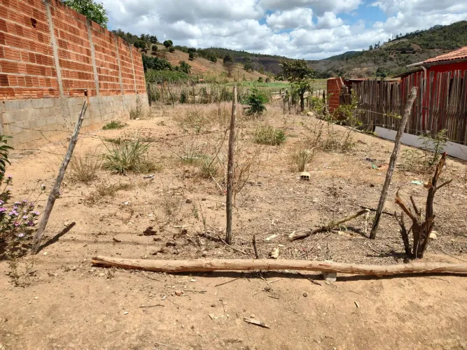 Vende-se lote 150m² em Itaipé MG