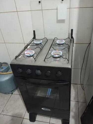 Fogão Preto Clarice 4 Bocas e Forno Funcionando Perfeitamente
