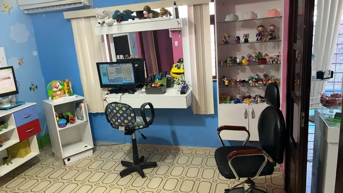 Bancada, cadeira, TV e Ps2