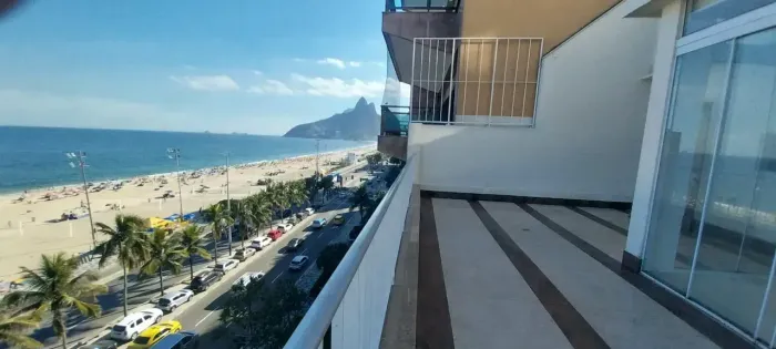 Cobertura frente mar em Ipanema