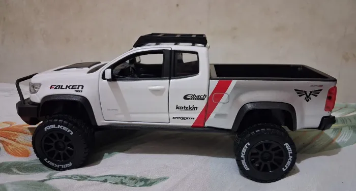 Miniatura 1/24 Maisto 2017 Chevrolet Colorado ZR3