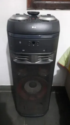 Torre xbomm (caixa de música)