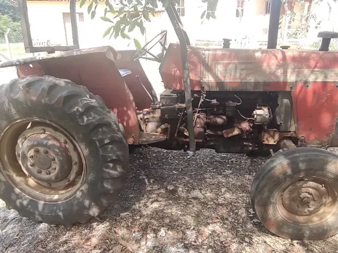 Trator Massey Ferguson 265 agrícola