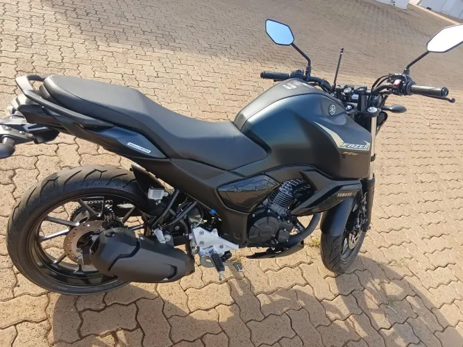 Fz 15 Verde Militar KM Baixo!