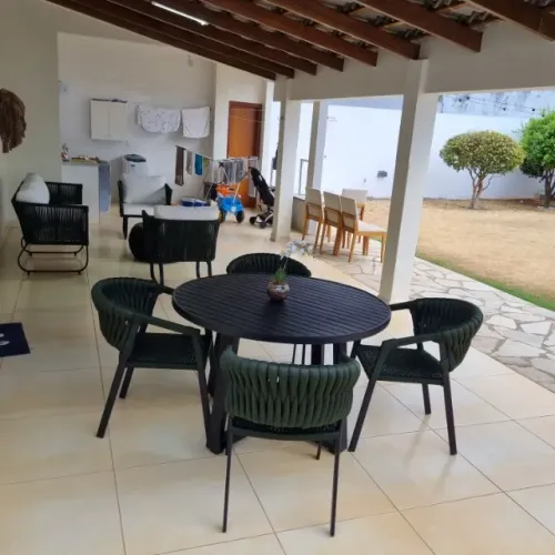 MESA DE ALUMINIO RIPADADO COM 4 CADEIRAS DE TRICÔ NÁUTICO 