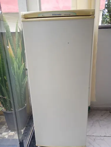 Vendo geladeira 