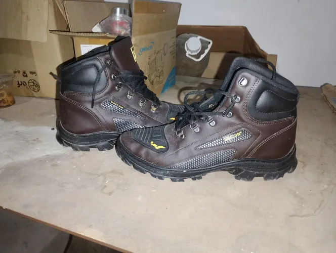 Bota cano longo pra construção civil, trilha...