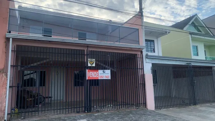 Sobrado para venda tem 83 metros quadrados com 3 quartos em Capão da Imbuia - Curitiba - P