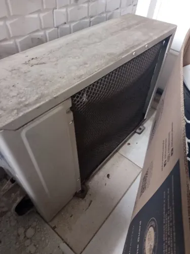 Ar condicionado LG 12000 inverter e Máquina lava e seca Samsung 10kg com defeito.