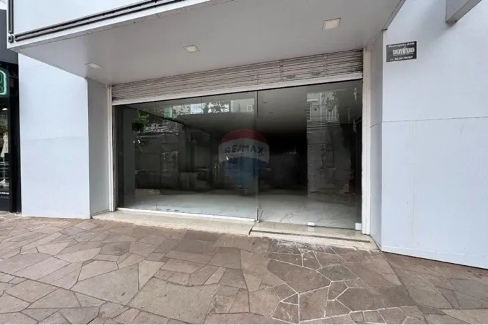 Loja Comercial Espaçosa no Centro de Passo Fundo