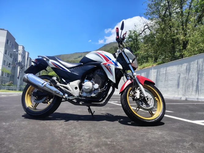 CB300