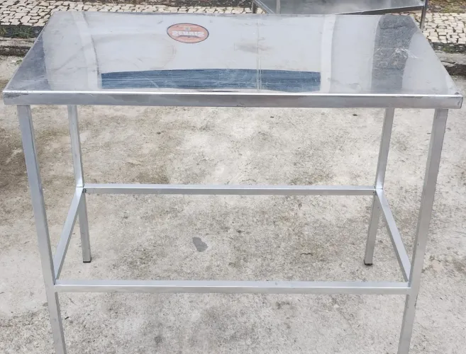 VENDO UMA BANCADA DE INOX REFORÇADA
