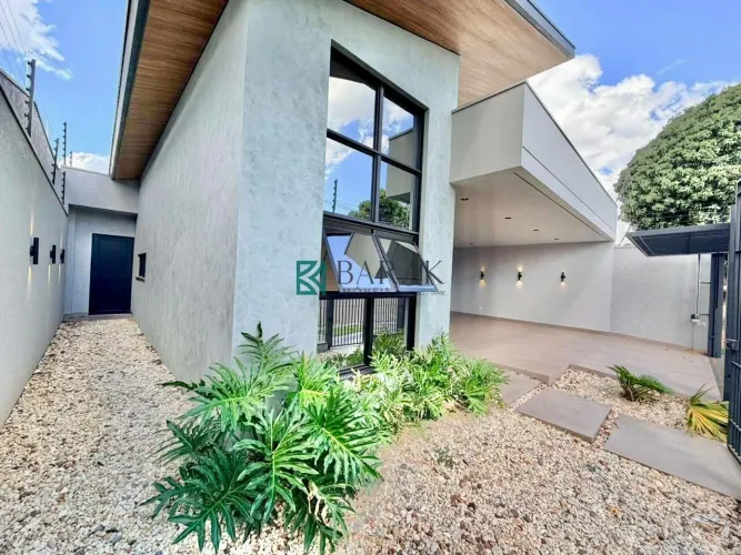 Casa Alto Padrão à Venda por R$ 1.600.000 com 3 Suítes, Piscina e Área Gourmet - Jardim Re