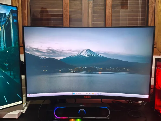 Monitor Gamer AOC AGON 32" Curvo 165Hz 1ms (AG323FCXE) - Completo e Impecável