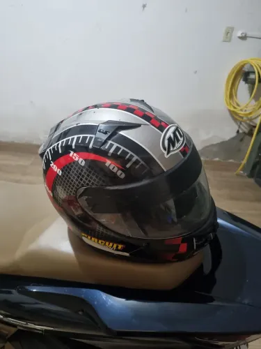 Capacete MT no estado