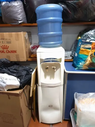 Bebedouro Refrigerado de Coluna ICY - MasterFrio | Eletrônico