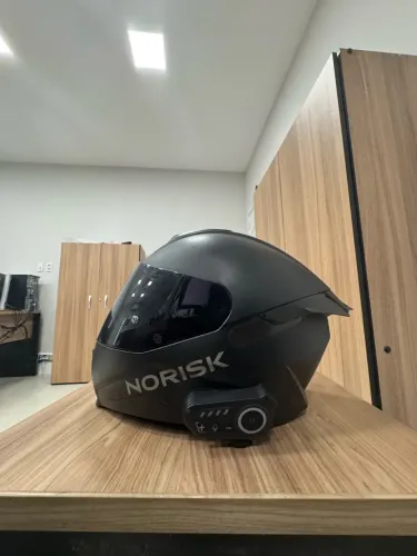 Vendo Norisk Razor + intercomunicador. Capacete comprado em março/2026. Aceito negociação!