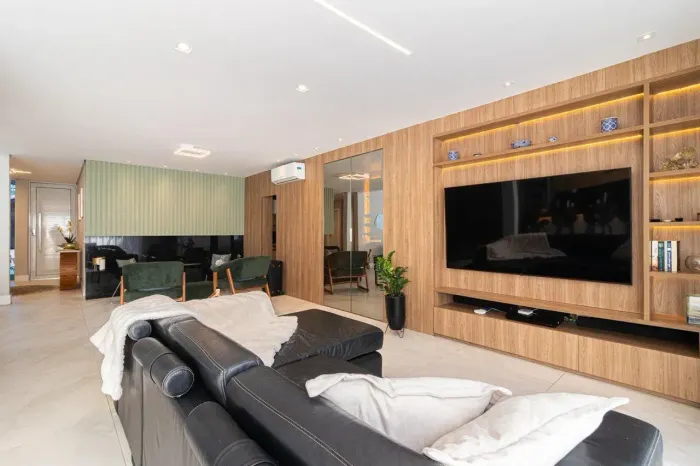 Casa à Venda e Locação Alphaville Residencial 4 , 319m² de área construída, 4 suítes.