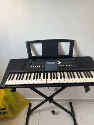 Teclado musical YAMAHA