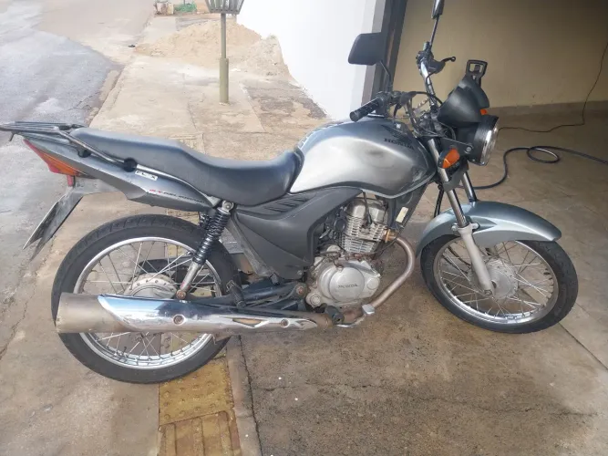 Pneus novos IPVA paga 