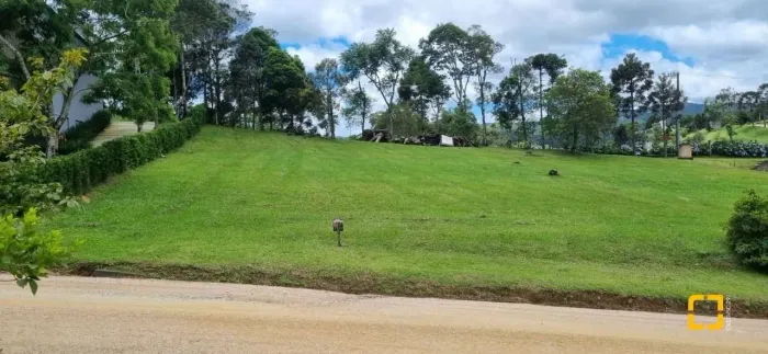 Terreno em Condominio fechado em Rancho Queimado com otima infraestrutura