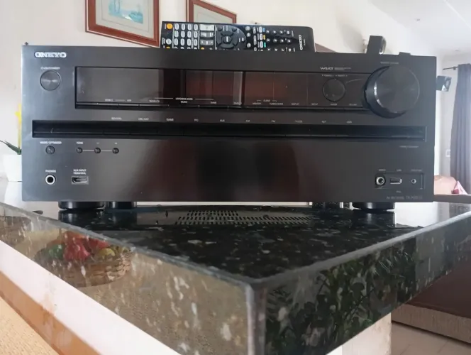 Vende-se receiver Onkyo tx nr 515 com controle remoto, funcionando perfeitamente