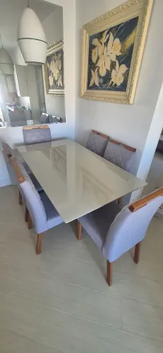 Mesa de jantar com 6 cadeiras