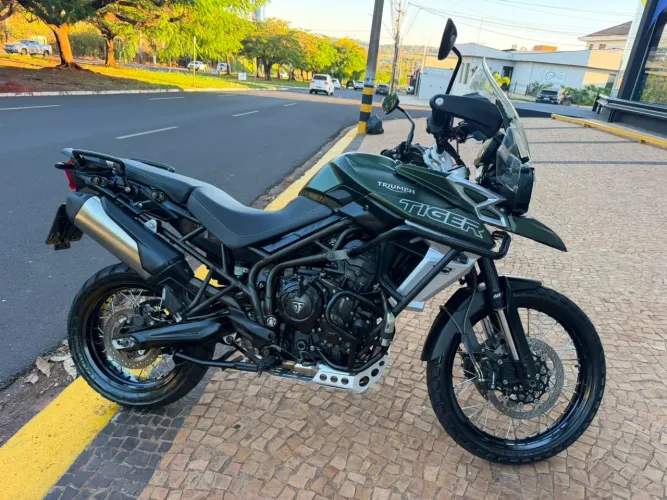 TRIUMPH TIGER 800 XCA