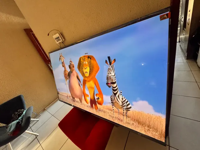 TV TCL 75 Qled tecnologia artificial nova garantia de 1 ano