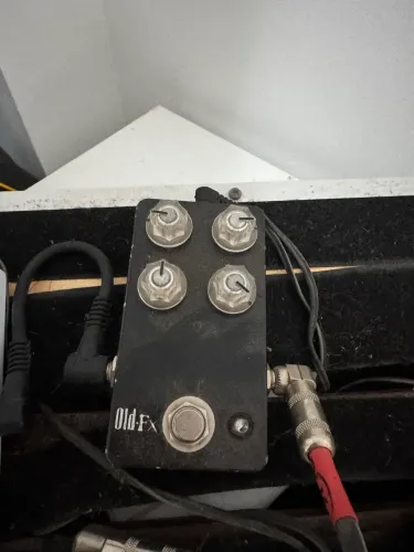 Pedalboard Completo + Hardcase Rígido + Fonte Landscape + 5 Pedais de Efeito
