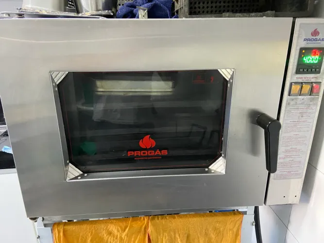 Forno pro gás semi novo