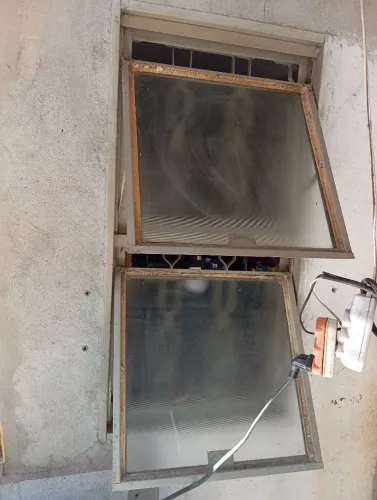 2 Janelas desapegando