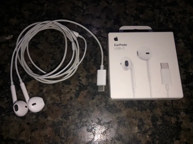 FONE DE OUVIDO, EARPODS USB-C, APPLE ORIGINAL.