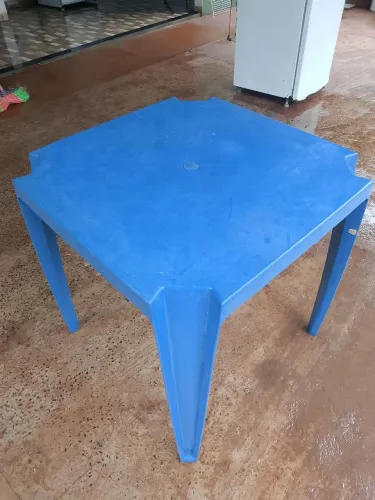 Mesa de Plástico Azul Reforçada (Estilo Bar/Boteco)