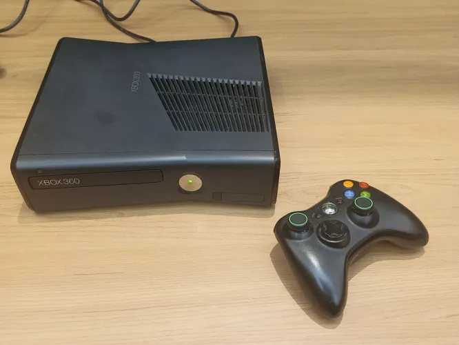 Xbox 360 RGH/LT 500GB lotado de jogos controle original