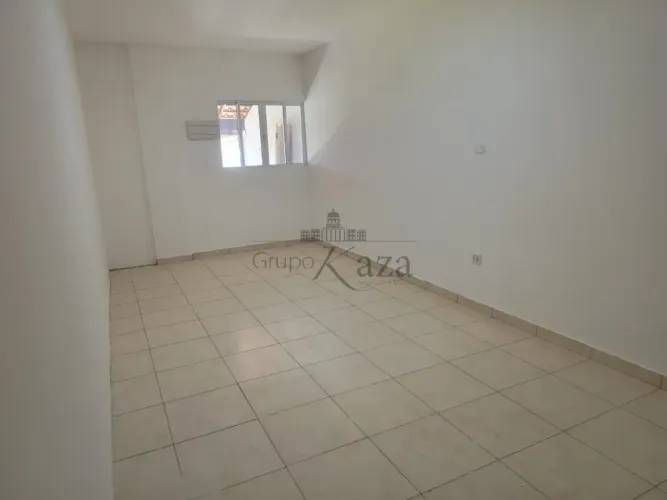 Casa Residencial ou Comercial - Jardim Terras de São João - 2 Dormitórios - 175m².