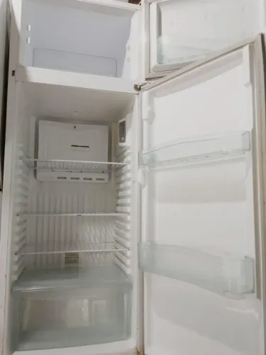 Geladeira duas portas entrego