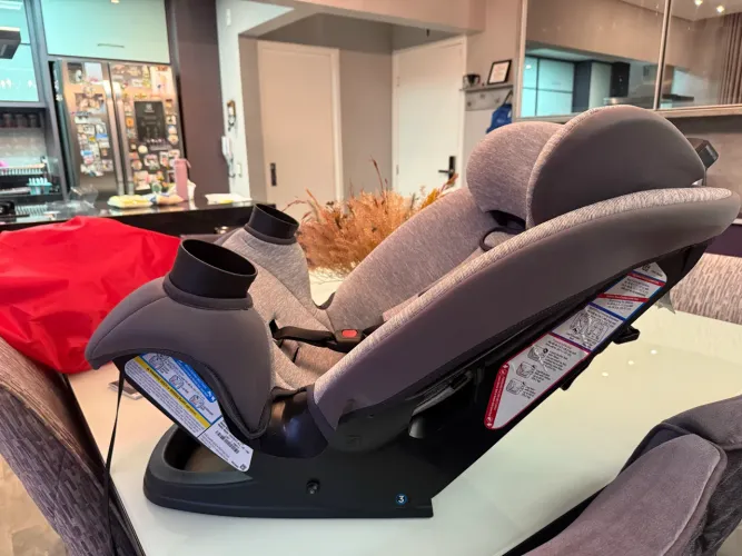 Cadeirinha de carro infantil Safety 1st QuickFit All-in-One (modelo americano)