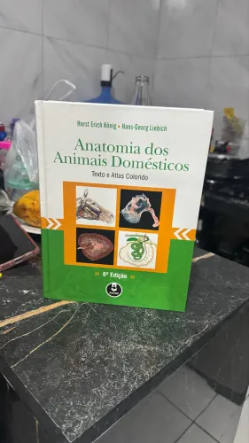 Livro de veterinária Konig