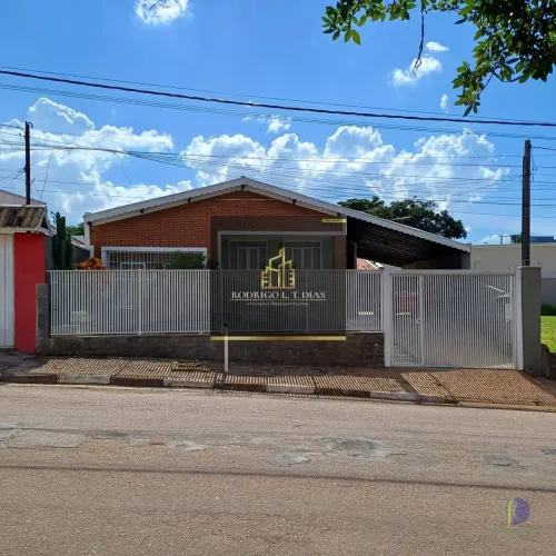 Casa á venda com 03 dormitórios em Jardim Primavera - Itupeva